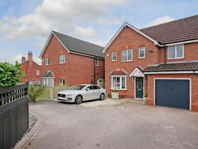 House for sale in Loundsley Green, East Midlands