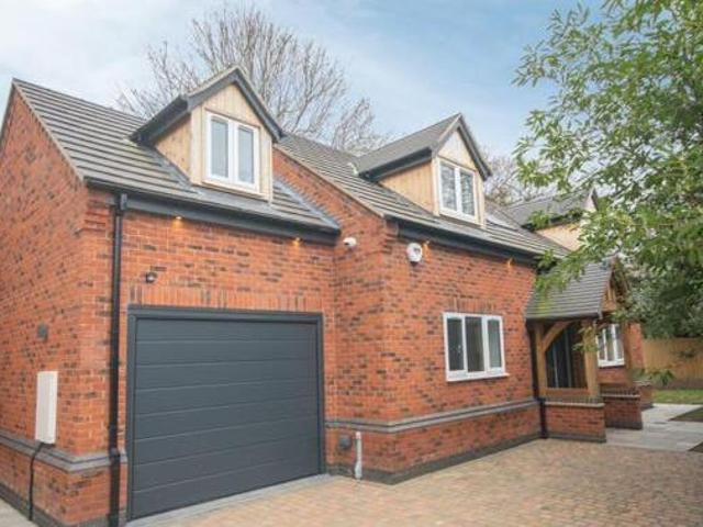 House for sale in New Bilton
