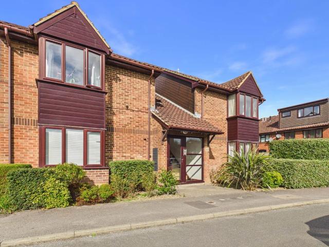 Studio for rent in Wickhurst Green, Horsham