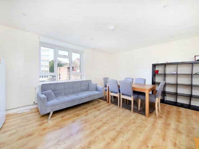Apartment for rent in Summerstown, Greater London
