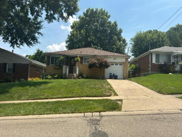 House for sale in Roselawn, Ohio