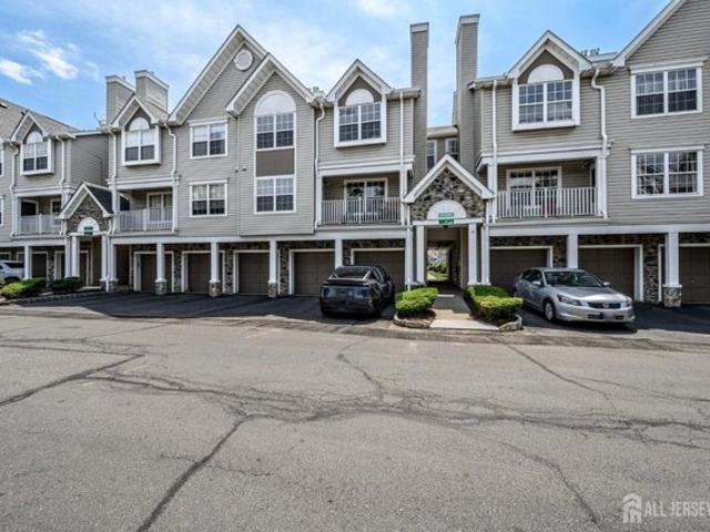 Condo for sale in Edison