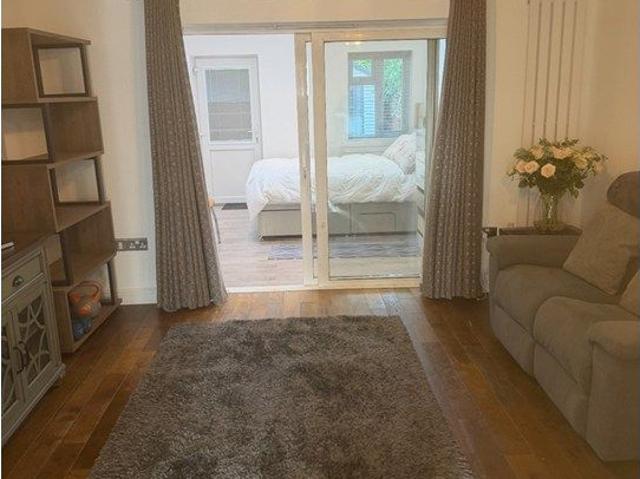 Room for rent in Stone, Monks Orchard