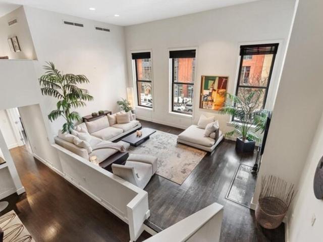 Condo for sale in Newbury Street, Boston