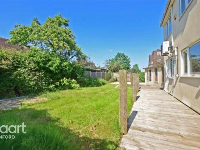 House for rent in London Borough of Havering, Greater London
