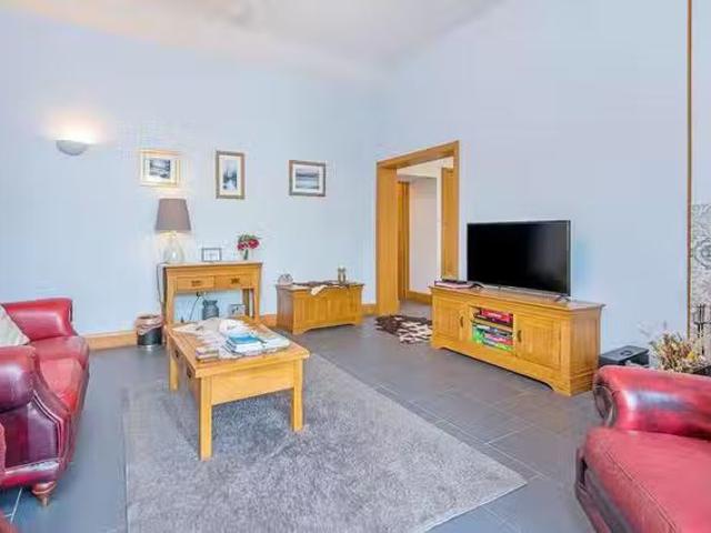 Apartment for rent in Penrhiw-Pâl, Adpar