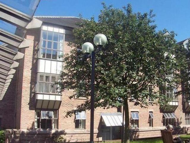 House for sale in Newcastle-under-Lyme, Staffordshire