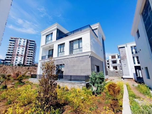 Yenişehir, Diyarbakir içerisinde satılık Villa