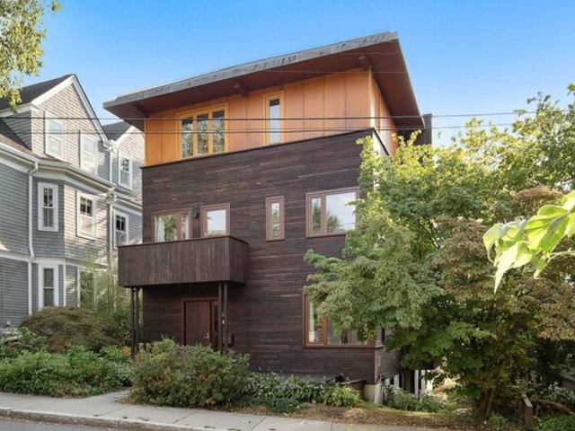 House for sale in Cambridge, Middlesex County