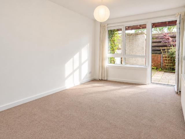 Studio for rent in Newhaven, City of Edinburgh