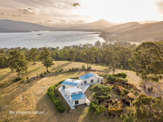 House for sale in Brooks Bay, Tasmania