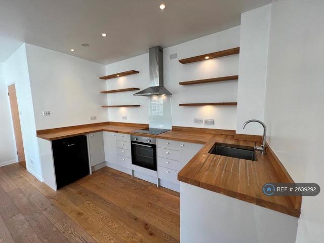Apartment for rent in Elephant and Castle, Greater London
