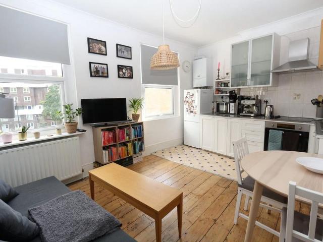 Apartment for rent in Highbury, Greater London