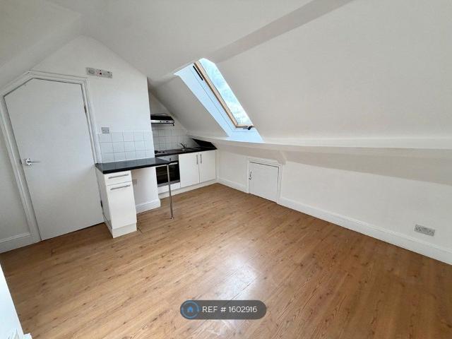 Studio for rent in Highbury, Isle Of Man