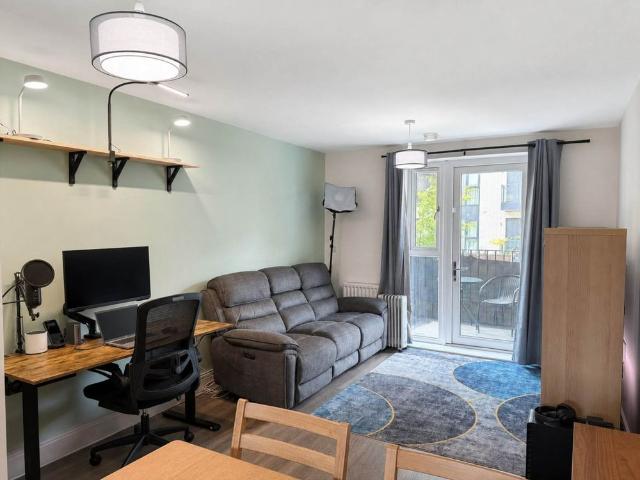Apartment for rent in Daws Hill, Cressex