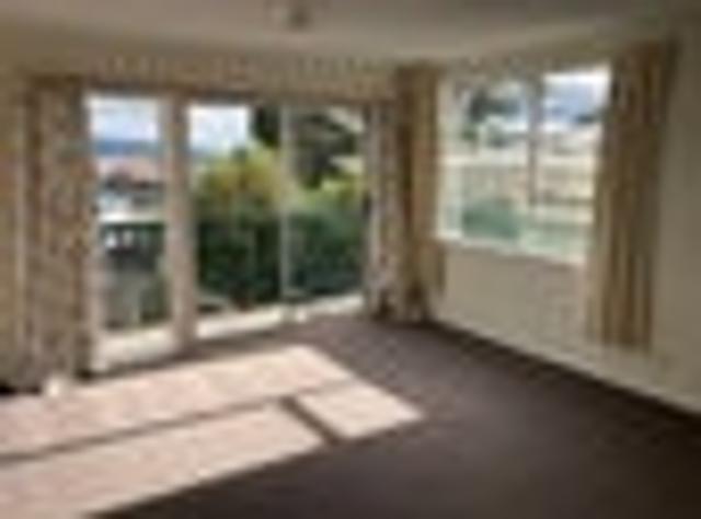 Townhouse for rent in Newlands, Wellington