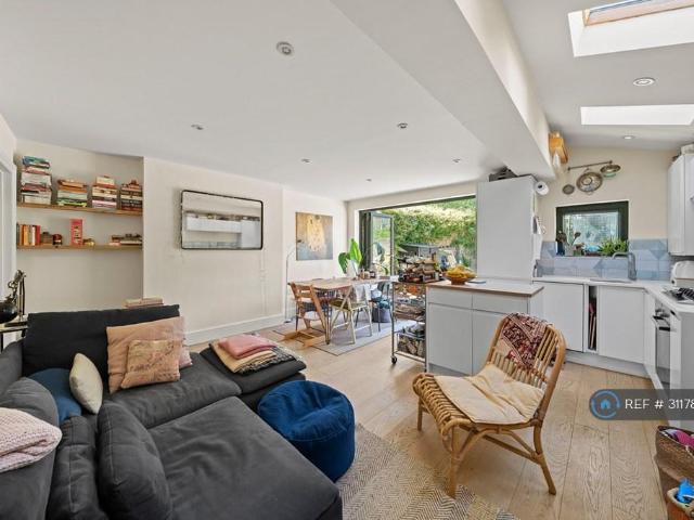 Apartment for rent in Penge, Isle Of Man