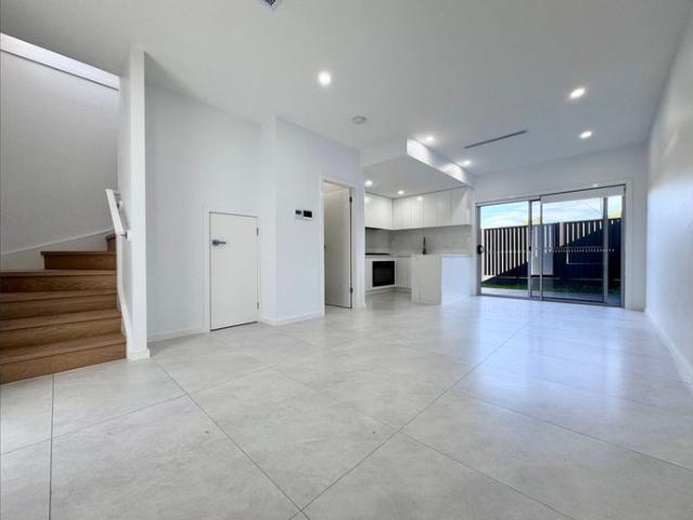 Townhouse for rent in Sydney, New South Wales