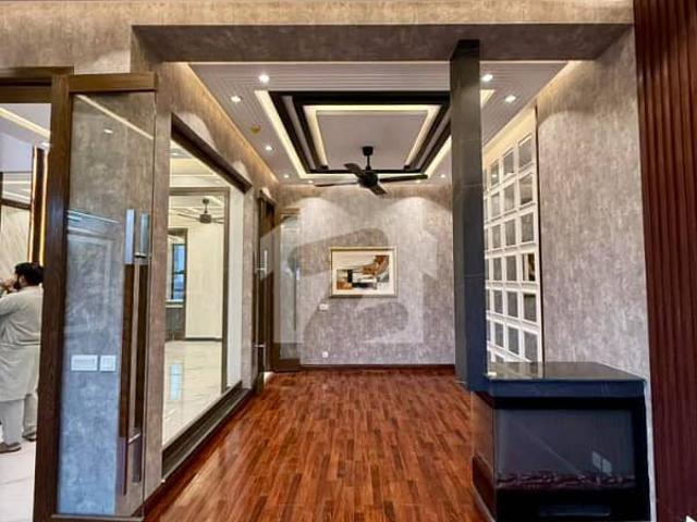 House for sale in Faisalabad, Islamabad Capital Territory
