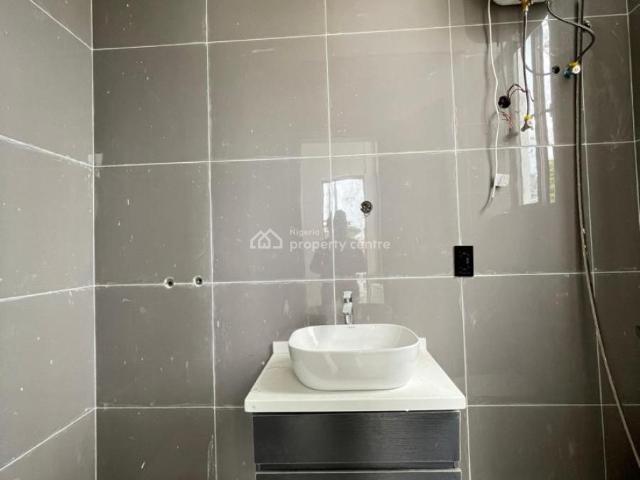 Flat for sale in Eti Osa, Lagos