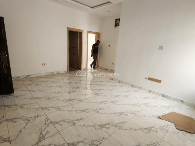 Flat for sale in Surulere , Surulere