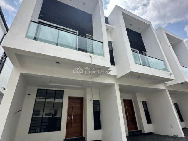 Detached house for sale in Lekki, Lagos