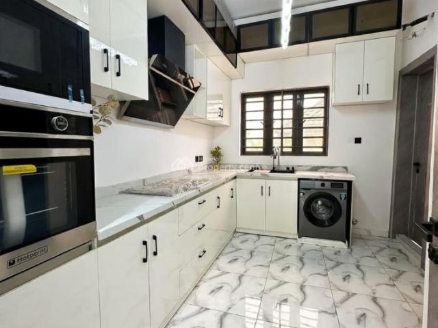 Detached house for sale in Eti Osa, Lagos