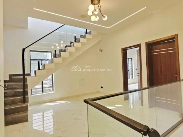 Detached house for sale in Eti Osa, Lagos