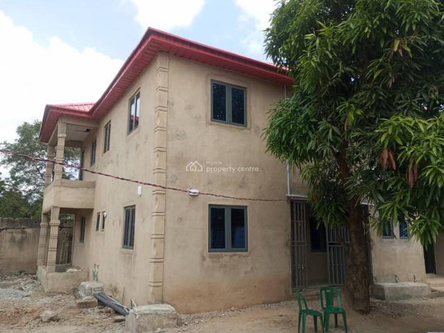 House for sale in Alimosho, Lagos