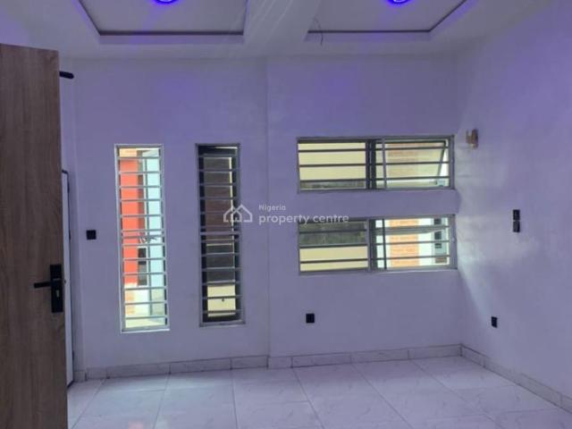 Detached house for sale in Lekki, Lagos