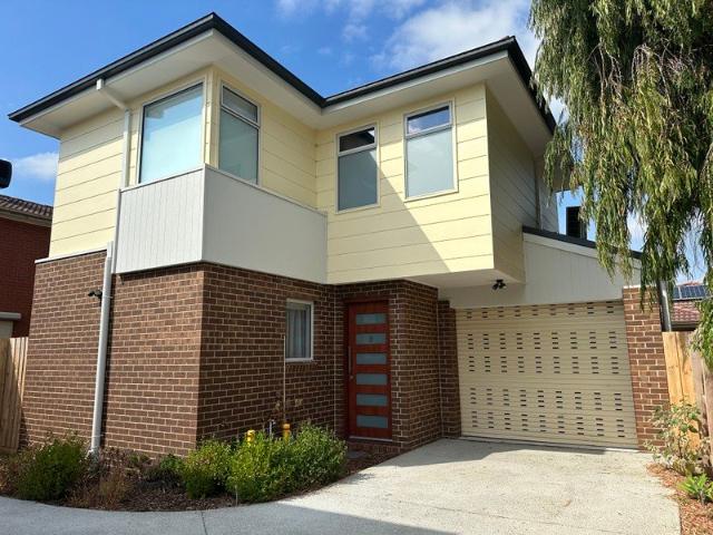 Townhouse for rent in Camerons Creek, Victoria