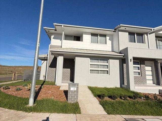 Townhouse for rent in Sydney, New South Wales