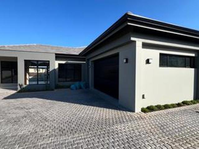 House for sale in La Mercy, Kwazulu-natal