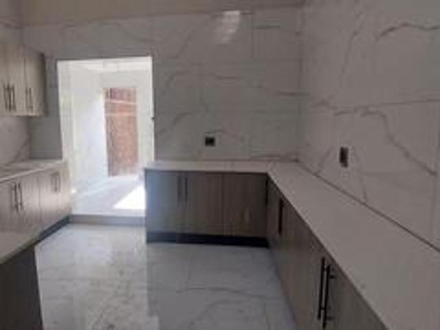 House for rent in Waterkloof, Gauteng