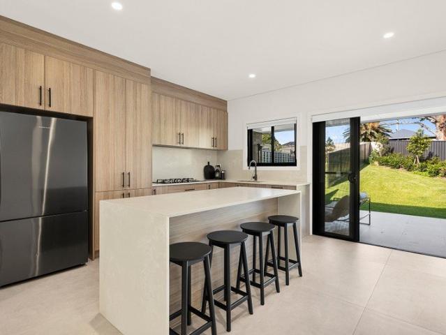 Townhouse for sale in Wollongong West, New South Wales