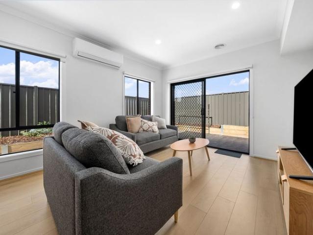 Room for rent in Camerons Creek, Victoria