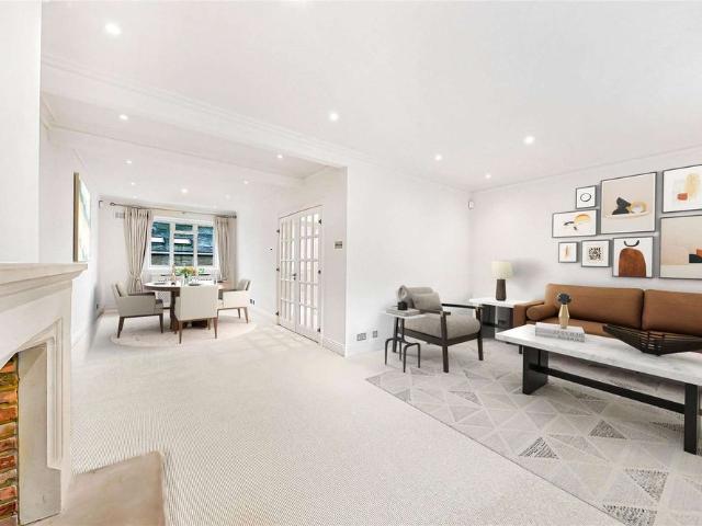 Townhouse for rent in Maida Vale, Greater London