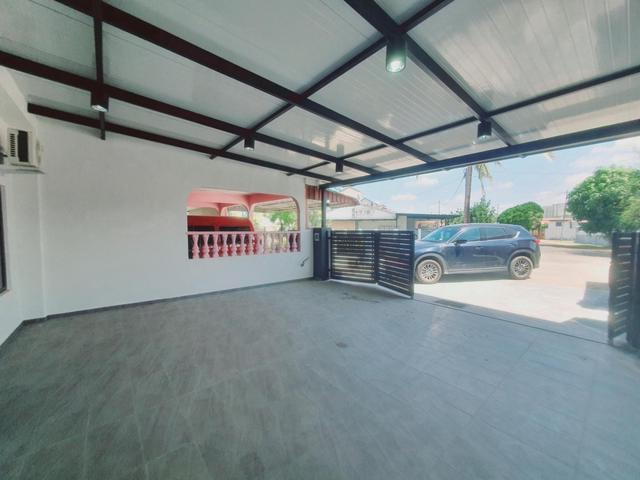 Terraced House for sale in Malaka