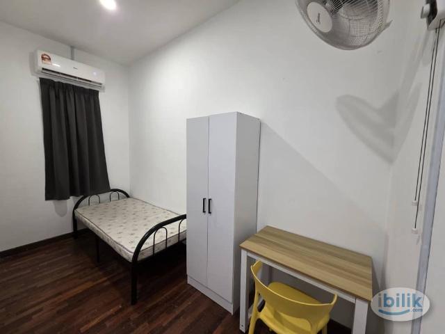 Room for rent in Petaling, Alam Impian