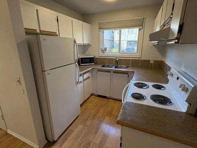 House for rent in Coach Hill, Calgary