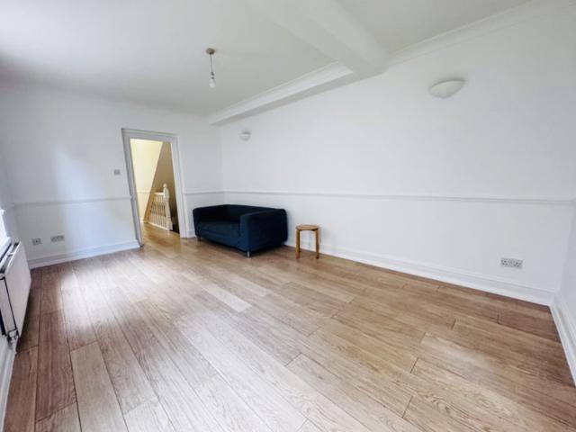 Apartment for rent in Earlsfield, Greater London