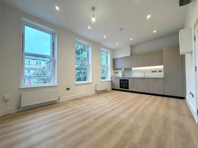 Apartment for rent in London Borough of Ealing, Greater London
