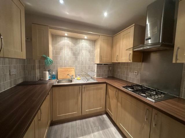 Apartment for rent in Poplar Grove, Greater London