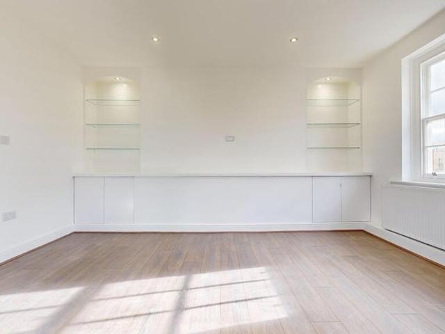 Apartment for rent in St. John's Wood, Greater London