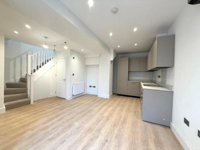 Apartment for rent in London Borough of Ealing, Greater London