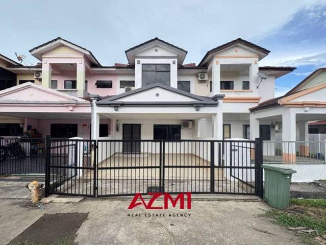 Terraced House for sale in Long Miri