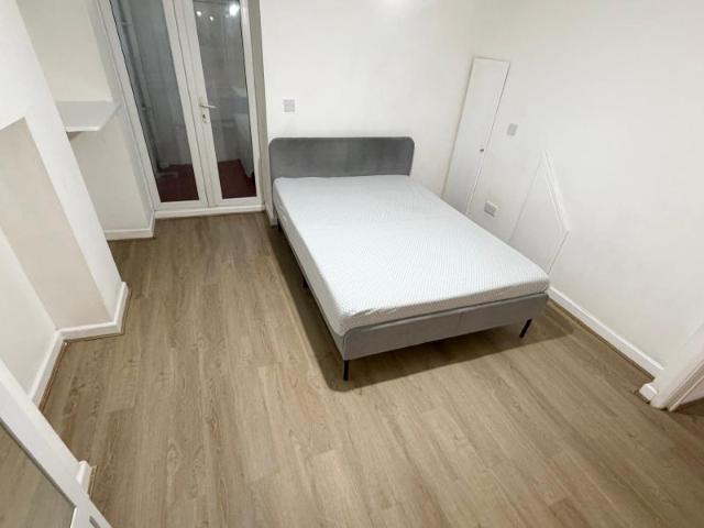 Studio for rent in Loughborough Junction, Greater London