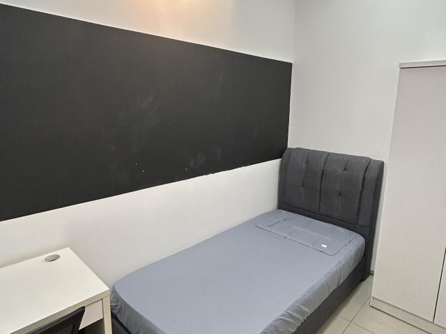 Room for rent in Petaling, Alam Impian