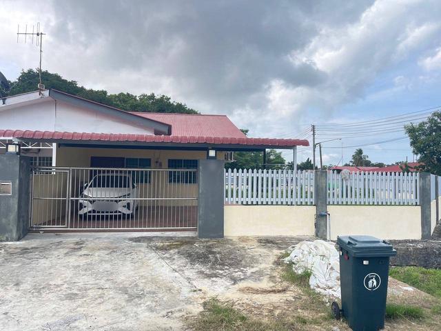 Terraced House for sale in Long Miri