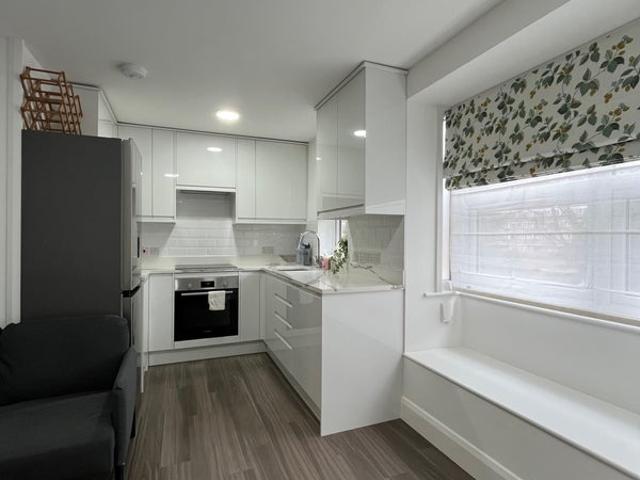 Studio for rent in North Kensington, Greater London